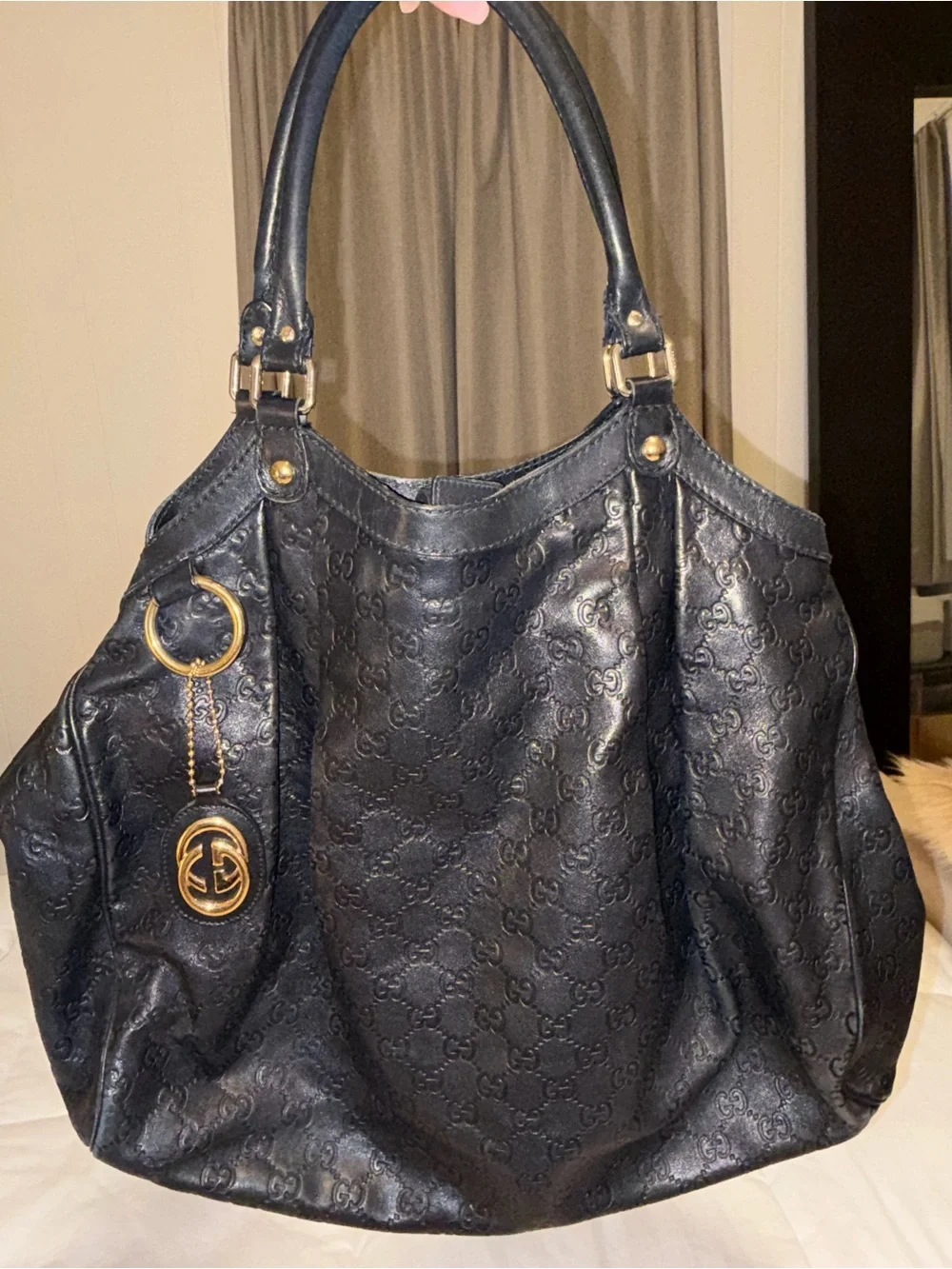 Gucci Black Leather Shoulder Bag with Gold Hardware